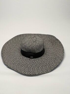 Nine West Wide Brim Woven Sun Hat - Black & White Nailshead Pattern - Like New